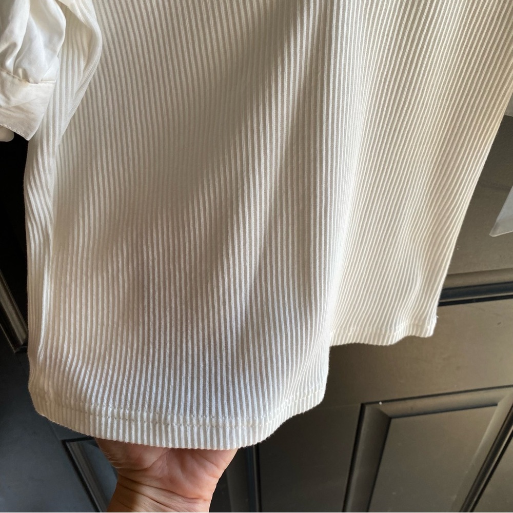 NWT Ivory V Neck Tie Cuff Puff Sleeve Top Size Medium - Picture 9 of 11